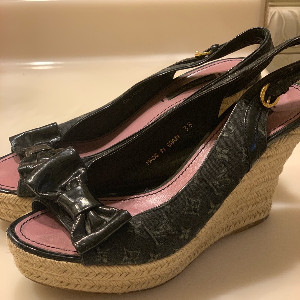 Louis Vuitton wedges size 38.